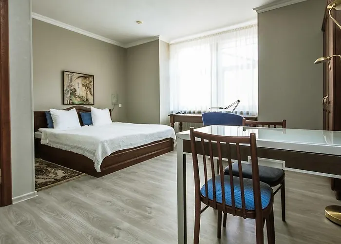 Hotel Kert Free Parking
